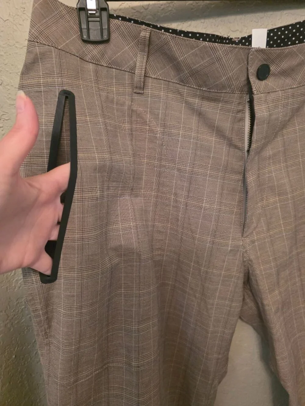 Lululemon Commute Chino Pants Tan Plaid size 38 NWT Black Accent